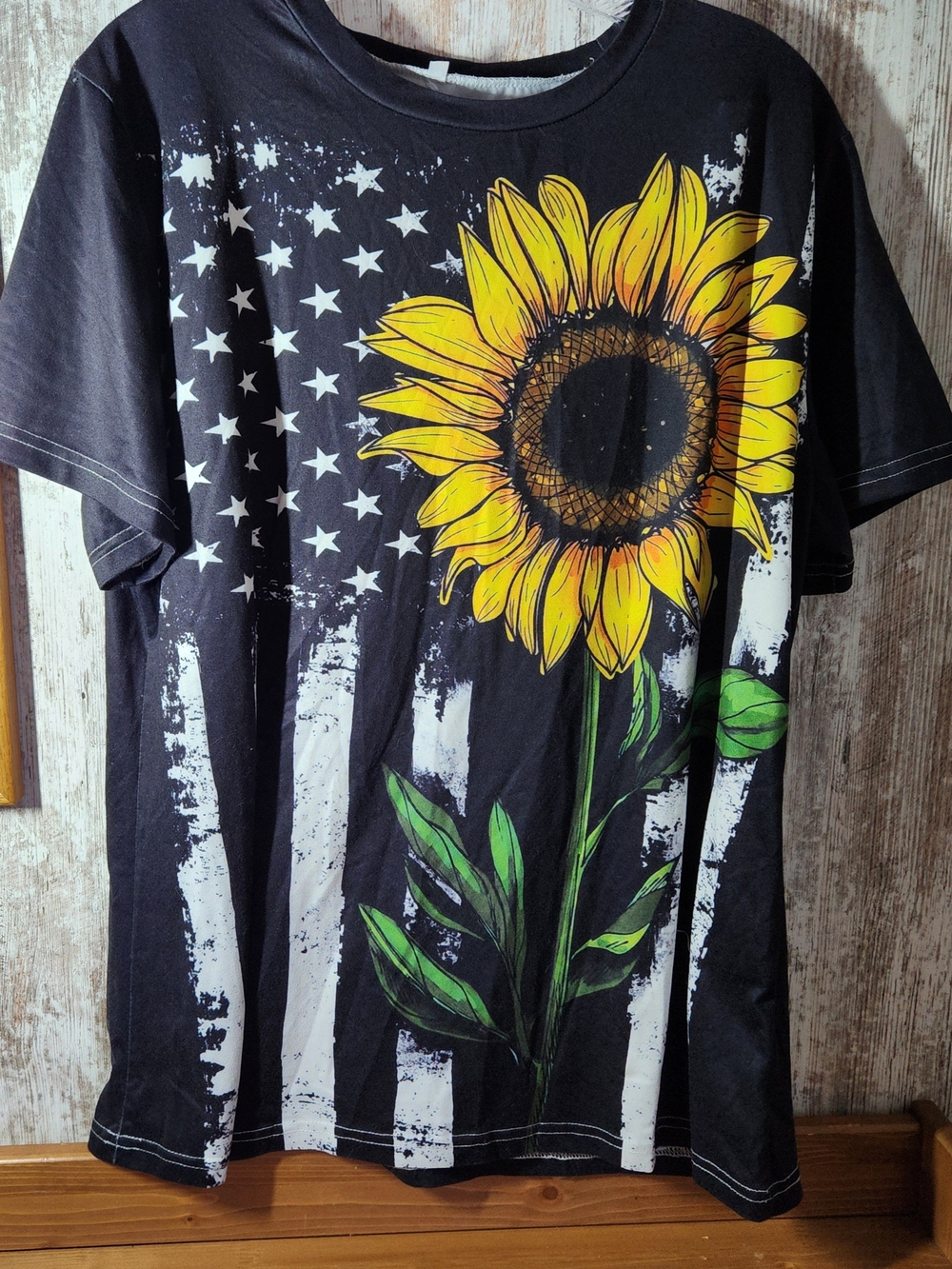 Black Sunflower US Flag Background Graphic Tee with Yellow Bloom XL Flower Fall
